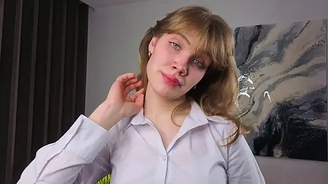 pienaple online show from November 19, 2025, 4:12 am