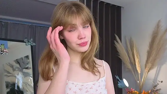 pienaple online show from November 12, 2025, 4:05 am