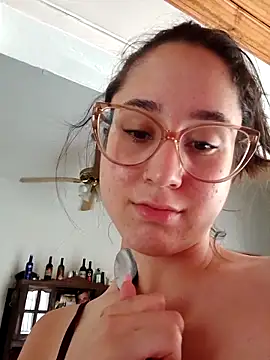 linameii online show from November 27, 2025, 5:24 pm