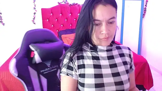 Snapshot of cristal1609 chatting on February 4, 2026, 12:33 pm cristal1609 online show from February 4, 2026, 12:33 pm