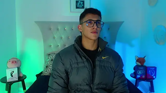 SalvadorFit online show from December 3, 2025, 8:30 pm