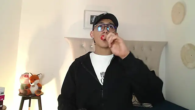 SalvadorFit online show from November 18, 2025, 8:34 pm