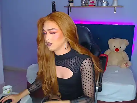 Lunadool online show from October 7, 2025, 3:02 pm