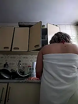 Lunita86 online show from November 18, 2025, 12:19 pm