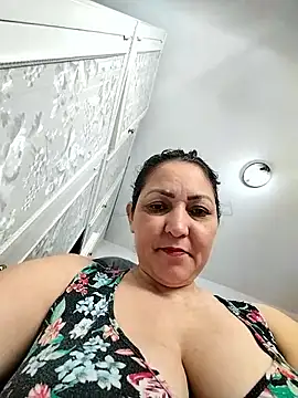 Snapshot of Lunita86 chatting on May 10, 2026, 3:03 pm Lunita86 online show from May 10, 2026, 3:03 pm