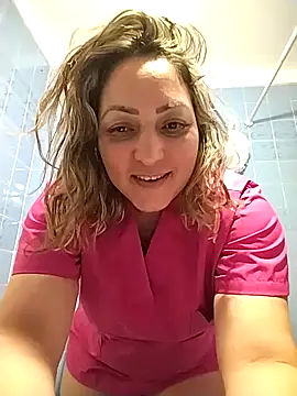 Lunita86 online show from November 19, 2025, 2:55 am