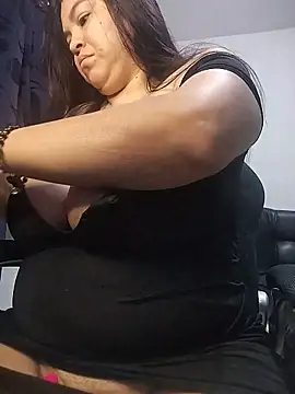 Snapshot of LucyDiamonds1 chatting on February 17, 2026, 9:17 am LucyDiamonds1 online show from February 17, 2026, 9:17 am