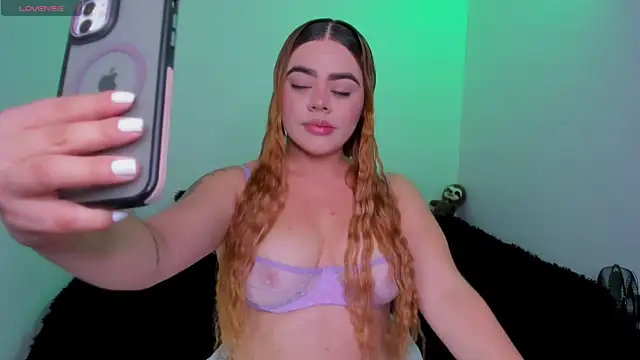 isabella arias2 online show from September 22, 2025, 11:55 pm