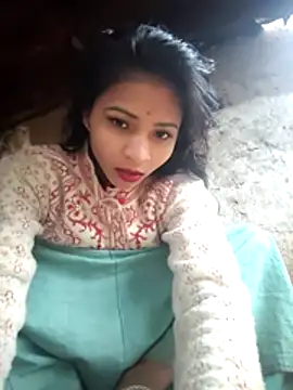 Snapshot of R_Roshni chatting on February 3, 2026, 1:49 am R Roshni online show from February 3, 2026, 1:49 am