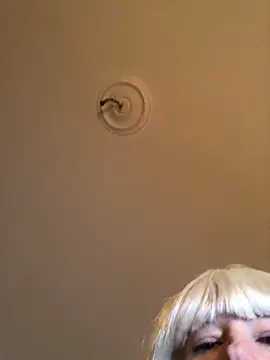 juliaoneandonly online show from December 20, 2025, 7:06 pm