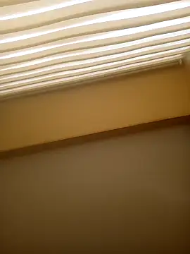 ValeriaLove43211 online show from March 22, 2026, 12:18 pm