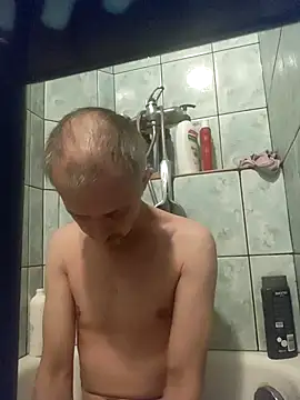 szajbusek41 online show from October 10, 2025, 7:04 pm