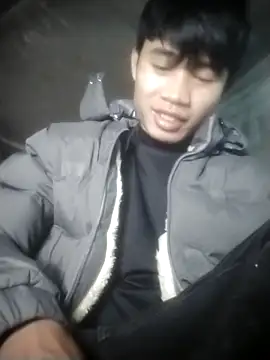 Snapshot of Nhyy_xx chatting on December 14, 2025, 2:29 am Nhyy xx online show from December 14, 2025, 2:29 am