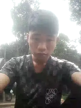 Snapshot of Nhyy_xx chatting on October 17, 2025, 5:11 am Nhyy xx online show from October 17, 2025, 5:11 am