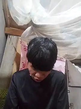 Snapshot of Nhyy_xx chatting on December 19, 2025, 1:20 am Nhyy xx online show from December 19, 2025, 1:20 am