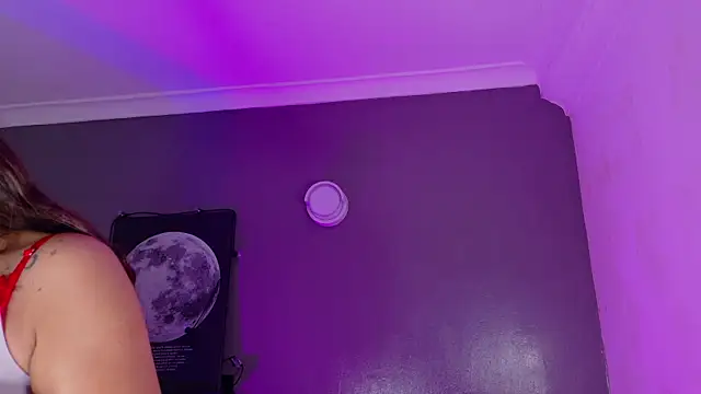 KeendraFox  online show from December 17, 2025, 10:31 am