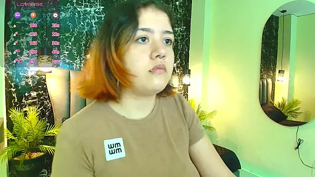 Snapshot of Nia-Stark chatting on October 6, 2025, 1:56 pm Nia-Stark online show from October 6, 2025, 1:56 pm