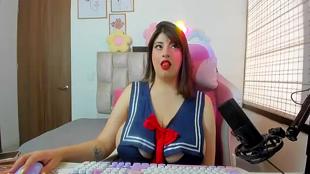 Snapshot of queenalexxa111 chatting on May 13, 2026, 12:56 pm queenalexxa111 online show from May 13, 2026, 12:56 pm