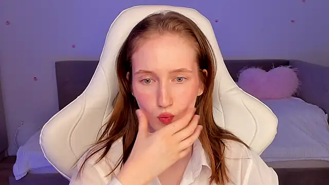 CrystalSoul  online show from November 23, 2025, 9:36 pm