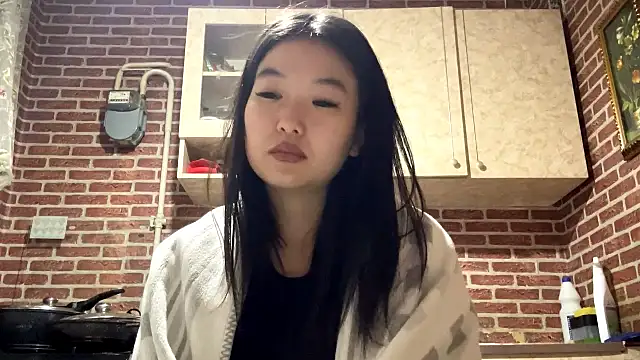 EmmaLeexth online show from February 11, 2026, 2:06 pm