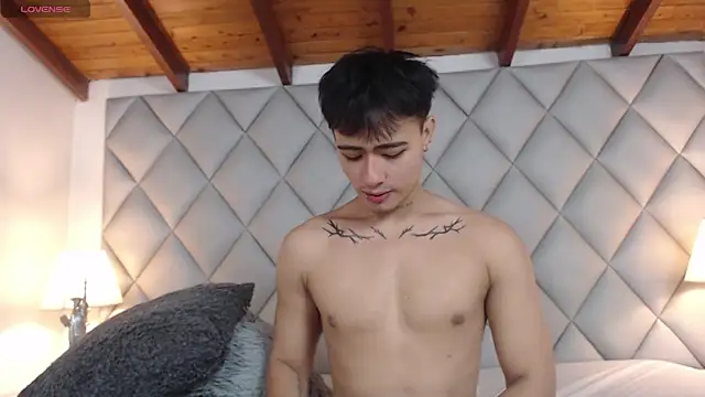 Snapshot of Clement_Reyes chatting on September 27, 2025, 12:55 pm Clement Reyes online show from September 27, 2025, 12:55 pm