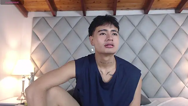Snapshot of Clement_Reyes chatting on October 19, 2025, 1:25 pm Clement Reyes online show from October 19, 2025, 1:25 pm