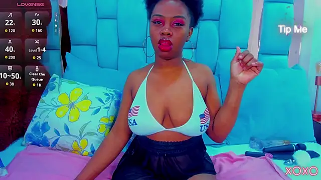 hazellanee online show from March 1, 2026, 10:43 pm