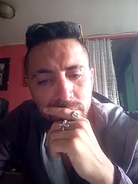 Lionardovssf35 online show from October 3, 2025, 9:27 pm