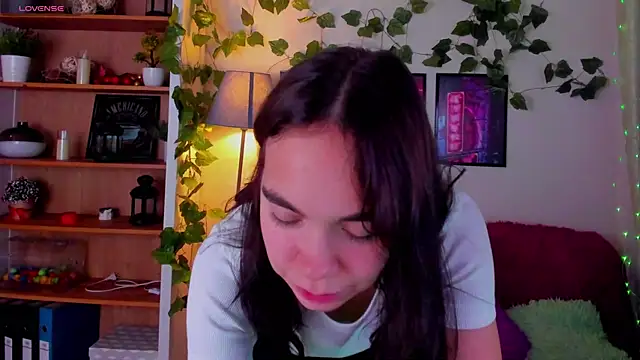 Snapshot of Elise_Noir chatting on October 21, 2025, 4:17 pm Elise Noir online show from October 21, 2025, 4:17 pm