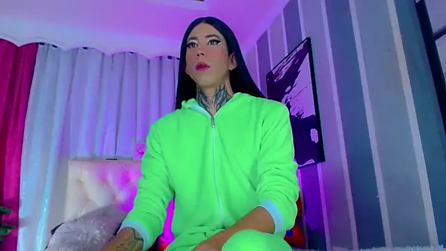 Julia Bulette1 online show from April 10, 2026, 1:18 pm