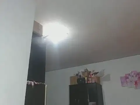 Snapshot of scarlett__jonnes chatting on November 28, 2025, 11:27 pm scarlett jonnes online show from November 28, 2025, 11:27 pm