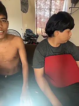 Snapshot of P4NT0J4 chatting on February 16, 2026, 11:35 pm P4NT0J4 online show from February 16, 2026, 11:35 pm