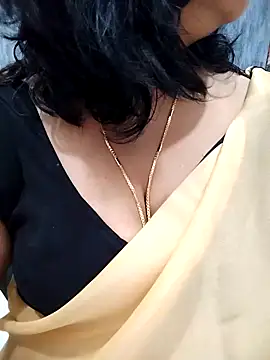 divya-jannu online show from November 10, 2025, 5:51 pm