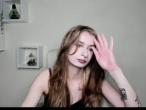 Snapshot of NinaBlond1 chatting on October 23, 2025, 5:50 am NinaBlond1 online show from October 23, 2025, 5:50 am