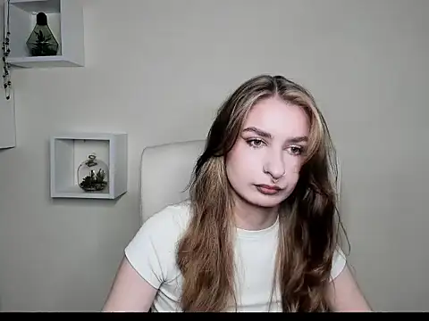 Snapshot of NinaBlond1 chatting on October 22, 2025, 5:51 am NinaBlond1 online show from October 22, 2025, 5:51 am