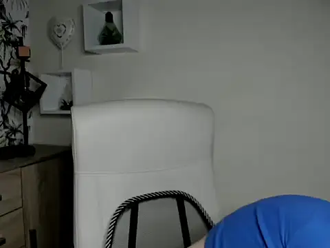 Snapshot of NinaBlond1 chatting on September 30, 2025, 5:46 am NinaBlond1 online show from September 30, 2025, 5:46 am