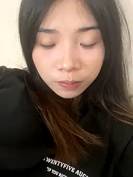 Snapshot of -Tania- chatting on October 3, 2025, 9:33 am -Tania- online show from October 3, 2025, 9:33 am