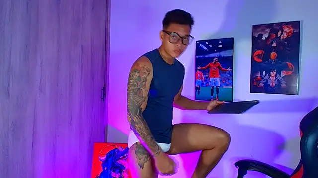 Snapshot of evan_greey chatting on September 22, 2025, 6:19 am evan greey online show from September 22, 2025, 6:19 am