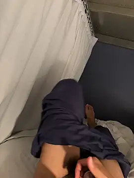 Snapshot of leeyoung_ chatting on November 4, 2025, 5:17 pm leeyoung online show from November 4, 2025, 5:17 pm