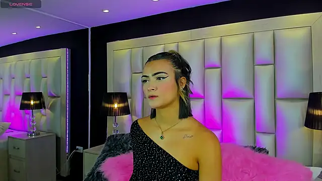 LuisaJonnes  online show from November 2, 2025, 3:28 pm