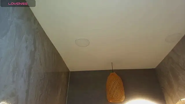 Snapshot of dany_r_ chatting on October 10, 2025, 1:01 pm dany r online show from October 10, 2025, 1:01 pm