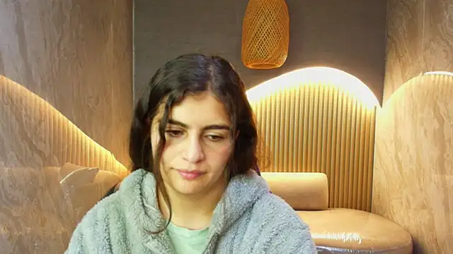Snapshot of dany_r_ chatting on October 17, 2025, 1:02 pm dany r online show from October 17, 2025, 1:02 pm