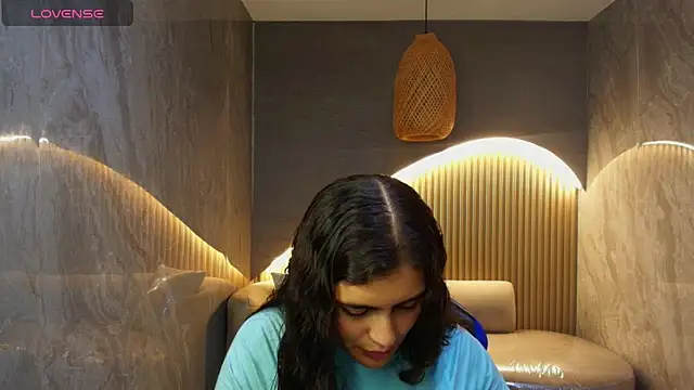 Snapshot of dany_r_ chatting on October 11, 2025, 1:01 pm dany r online show from October 11, 2025, 1:01 pm