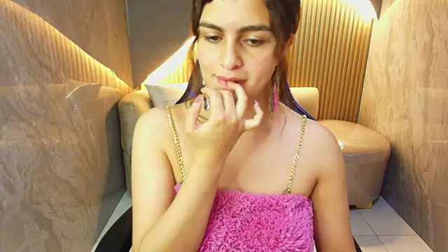 Snapshot of dany_r_ chatting on October 16, 2025, 1:30 pm dany r online show from October 16, 2025, 1:30 pm