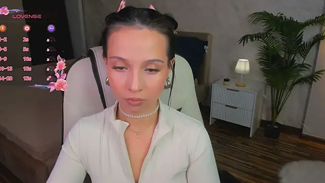 StarlitFairy online show from October 13, 2025, 6:04 am