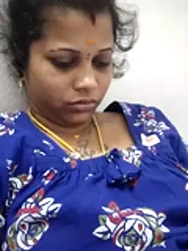 sweetqueen143 online show from April 6, 2026, 4:46 am