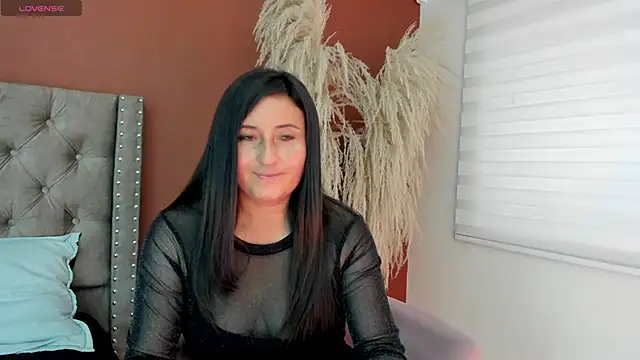 angela fiory online show from October 31, 2025, 11:51 am