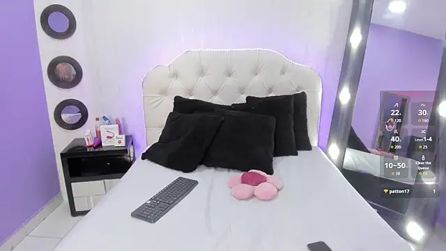 Thayla Fox online show from October 20, 2025, 1:44 pm
