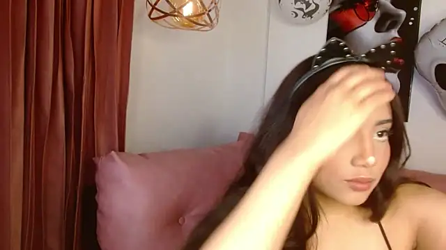 ladymooncs online show from October 17, 2025, 4:05 am