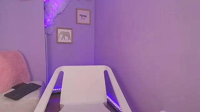 cat nasty online show from October 1, 2025, 8:35 pm